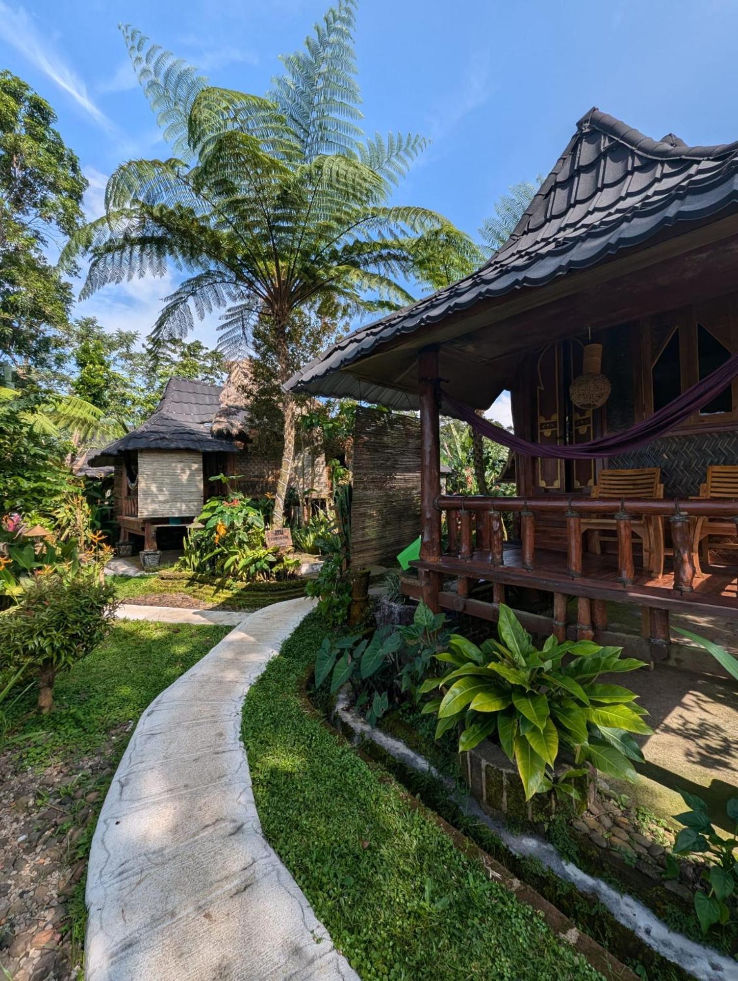 Satu Lingkung Hotel Tetebatu Exterior photo
